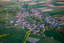 Vue aérienne de Du nord-ouest à Dierbach dans le département Rhénanie-Palatinat, Allemagne