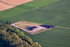 Vue aérienne de Installation de stockage des gazoducs usagés du TENP I à le quartier Gleiszellen in Gleiszellen-Gleishorbach dans le département Rhénanie-Palatinat, Allemagne