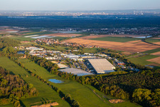 Vue aérienne de Zone industrielle de Horst depuis l'ouest à le quartier Minderslachen in Kandel dans le département Rhénanie-Palatinat, Allemagne