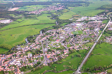 Vue aérienne de Du nord-ouest à Sarralbe dans le département Moselle, France