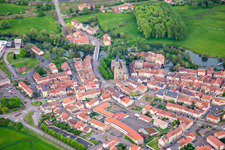 Vue aérienne de Église Saint-Martin (Cathédrale de la Sarre) à Sarralbe dans le département Moselle, France