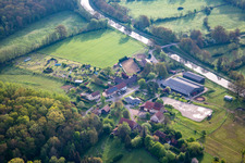 Vue aérienne de Parc Naturel de Cheval à Neuweyerhof à Altwiller dans le département Bas Rhin, France