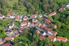 Vue aérienne de Déguisement à Bettviller dans le département Moselle, France
