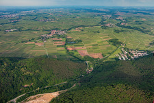 Vue aérienne de De l'ouest à Göcklingen dans le département Rhénanie-Palatinat, Allemagne