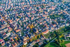 Vue aérienne de Saint-Martin à le quartier Forchheim in Rheinstetten dans le département Bade-Wurtemberg, Allemagne