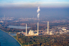 Centrale électrique EnBW à le quartier Rheinhafen in Karlsruhe dans le département Bade-Wurtemberg, Allemagne d'en haut