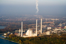 Centrale électrique EnBW à le quartier Rheinhafen in Karlsruhe dans le département Bade-Wurtemberg, Allemagne hors des airs