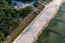 Vue aérienne de Plage et espace spa Zempin à Zempin dans le département Mecklembourg-Poméranie occidentale, Allemagne