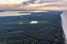 Vue aérienne de Lac Wocknin à Ückeritz dans le département Mecklembourg-Poméranie occidentale, Allemagne