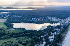 Vue aérienne de Lac Schloon à le quartier Neuhof U in Heringsdorf dans le département Mecklembourg-Poméranie occidentale, Allemagne