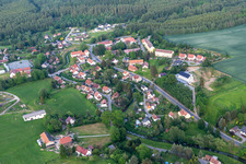 Vue aérienne de De l'ouest à le quartier Schönau-Berzdorf in Schönau-Berzdorf auf dem Eigen dans le département Saxe, Allemagne