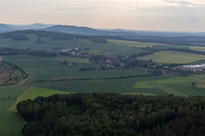 Vue aérienne de De l'est à le quartier Friedersdorf in Markersdorf dans le département Saxe, Allemagne