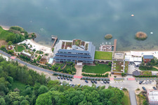 Vue aérienne de Île des Sens - Hôtel - Restaurant - Spa au bord du lac de Berzdorf à le quartier Hagenwerder in Görlitz dans le département Saxe, Allemagne