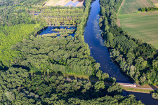 Vue oblique de Station de pompage Sondernheim sur le Michelsbach à le quartier Sondernheim in Germersheim dans le département Rhénanie-Palatinat, Allemagne