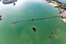 Vue aérienne de Drague flottante et lac de carrière de Giesen à le quartier Liedolsheim in Dettenheim dans le département Bade-Wurtemberg, Allemagne