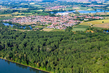 Vue aérienne de Du nord-est à Leimersheim dans le département Rhénanie-Palatinat, Allemagne