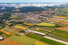 Vue aérienne de Du nord-est à Kandel dans le département Rhénanie-Palatinat, Allemagne