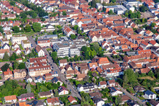 Vue aérienne de Ancienne Sparkasse Südpfalz à Kandel dans le département Rhénanie-Palatinat, Allemagne