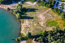 Photographie aérienne de Pelouse pour bronzer à Epplesee à le quartier Silberstreifen in Rheinstetten dans le département Bade-Wurtemberg, Allemagne