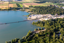 Vue aérienne de Tapis roulant de la gravière de Rhenstetten-Forchheim à Epplesee à le quartier Silberstreifen in Rheinstetten dans le département Bade-Wurtemberg, Allemagne