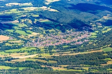 Vue aérienne de Du sud à le quartier Hettenhausen in Gersfeld dans le département Hesse, Allemagne