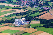 Vue aérienne de Fontaine minérale RhönSprudel Egon Schindel GmbH à le quartier Memlos in Eichenzell dans le département Hesse, Allemagne