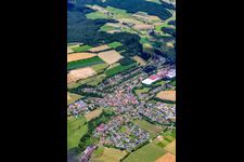 Vue aérienne de Du sud-ouest à le quartier Lütter in Eichenzell dans le département Hesse, Allemagne