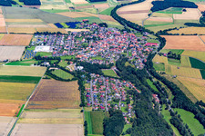 Vue aérienne de De l'ouest à le quartier Steinbach in Burghaun dans le département Hesse, Allemagne