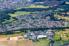 Vue aérienne de Du sud-est à le quartier Launsbach in Wettenberg dans le département Hesse, Allemagne