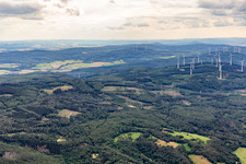 Vue aérienne de Éoliennes du parc éolien de Kandrich à Daxweiler dans le département Rhénanie-Palatinat, Allemagne