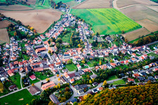 Vue aérienne de Du sud à le quartier Mönchzell in Meckesheim dans le département Bade-Wurtemberg, Allemagne