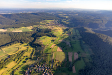 Vue aérienne de Du nord à Wingen dans le département Bas Rhin, France