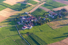Quartier Deutschhof in Kapellen-Drusweiler dans le département Rhénanie-Palatinat, Allemagne du point de vue du drone