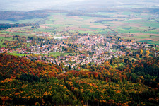 Vue aérienne de Vue sur le village à Neunkirchen dans le département Bade-Wurtemberg, Allemagne
