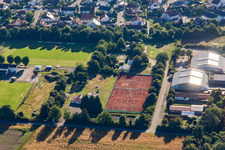 Vue aérienne de Club de tennis Lingenfeld à Lingenfeld dans le département Rhénanie-Palatinat, Allemagne