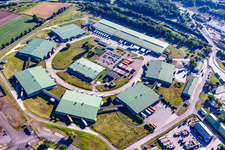 DeCA CDC Germersheim. DLA Distribution Europe Germersheim est le plus grand bureau de vente de DLA Distribution sur le continent européen et une plateforme de distribution avancée pour l'armée américaine. à Lingenfeld dans le département Rhénanie-Palatinat, Allemagne d'en haut