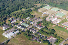 DeCA CDC Germersheim. DLA Distribution Europe Germersheim est le plus grand bureau de vente de DLA Distribution sur le continent européen et une plateforme de distribution avancée pour l'armée américaine. à Lingenfeld dans le département Rhénanie-Palatinat, Allemagne hors des airs
