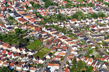Vue aérienne de Rue Wörth à Hördt dans le département Rhénanie-Palatinat, Allemagne