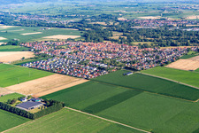 Vue aérienne de Du sud-est à Steinweiler dans le département Rhénanie-Palatinat, Allemagne
