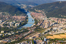Vue aérienne de Ponts du Neckar à le quartier Voraltstadt in Heidelberg dans le département Bade-Wurtemberg, Allemagne