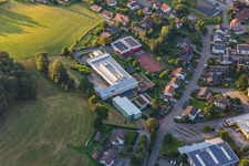 Vue aérienne de Lycée d'Überwald à le quartier Spechtbach in Wald-Michelbach dans le département Hesse, Allemagne