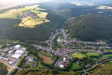 Vue aérienne de De l'ouest à le quartier Zell in Bad König dans le département Hesse, Allemagne
