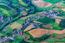 Vue aérienne de Quartier Klein-Gumpen in Reichelsheim dans le département Hesse, Allemagne