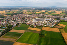 Vue aérienne de Du nord-est à Bürstadt dans le département Hesse, Allemagne