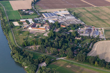Vue aérienne de Usine Intersnack Allemagne SE Petersau et centre équestre Carlo von Opel à le quartier Mörsch in Frankenthal dans le département Rhénanie-Palatinat, Allemagne