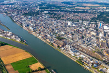 Usine chimique au bord du Rhin http à le quartier BASF in Ludwigshafen am Rhein dans le département Rhénanie-Palatinat, Allemagne d'en haut