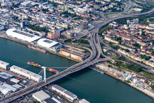 Vue aérienne de Pont Kurt Schumacher sur le Rhin et Galerie du Rhin à le quartier Hemshof in Ludwigshafen am Rhein dans le département Rhénanie-Palatinat, Allemagne