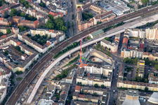 Vue aérienne de Les B44 et B38 passent sous la voie ferrée à Dammstr à le quartier Süd in Ludwigshafen am Rhein dans le département Rhénanie-Palatinat, Allemagne