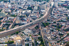 Vue aérienne de Route surélevée B37 et ligne ferroviaire du sud-ouest en démolition/nouvelle construction à le quartier Süd in Ludwigshafen am Rhein dans le département Rhénanie-Palatinat, Allemagne