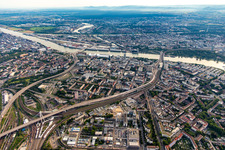 Vue aérienne de Quartier Mundenheim in Ludwigshafen am Rhein dans le département Rhénanie-Palatinat, Allemagne